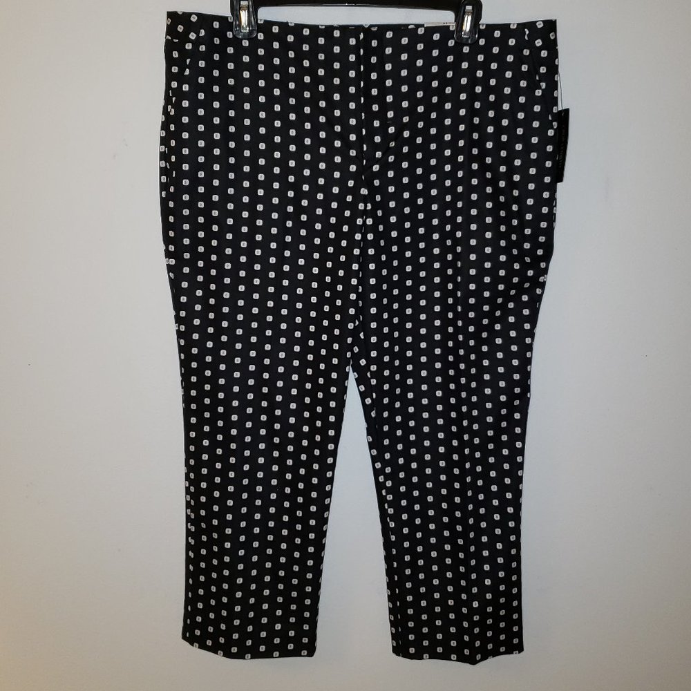 (NWT) Worthington Black/White "Dittie Dot" Crop Pants.  Size 14.